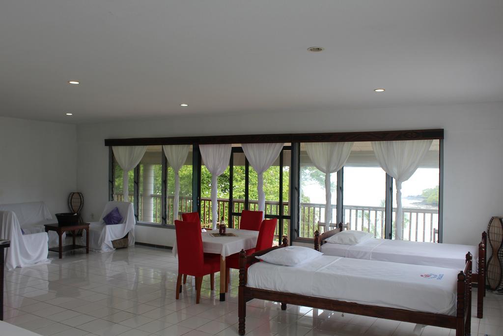 Lusia'S Lagoon Chalets Salelologa Zewnętrze zdjęcie