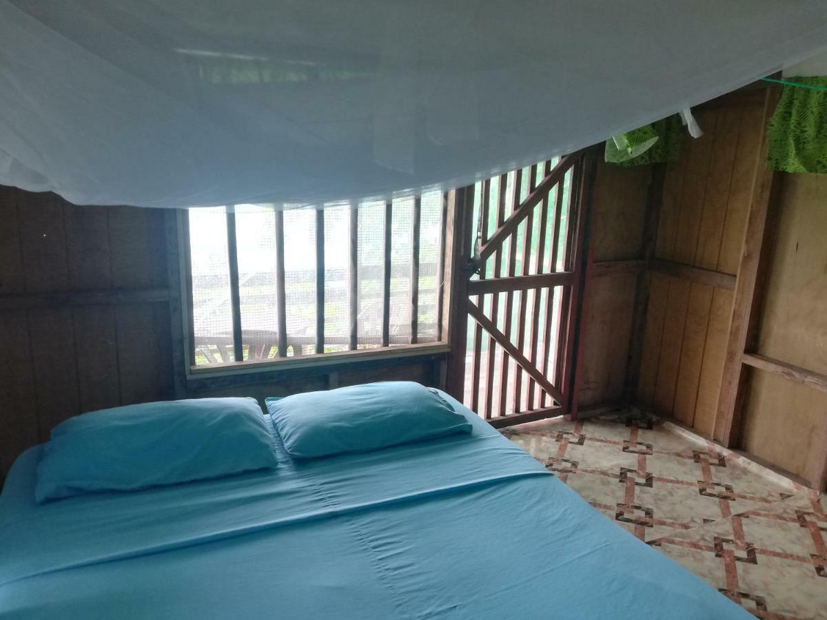 Lusia'S Lagoon Chalets Salelologa Zewnętrze zdjęcie