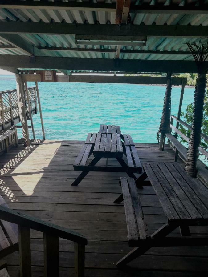 Lusia'S Lagoon Chalets Salelologa Zewnętrze zdjęcie