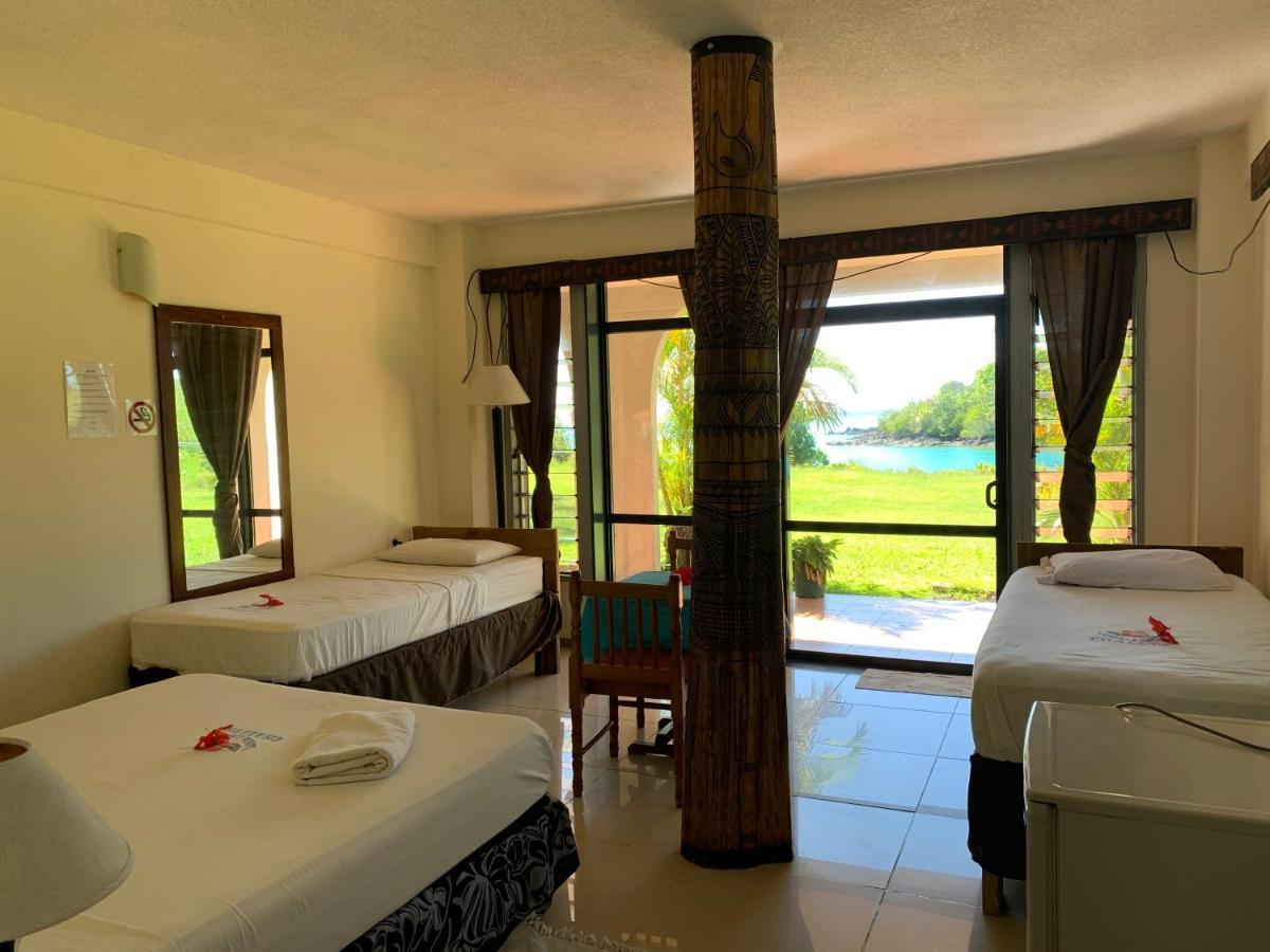 Lusia'S Lagoon Chalets Salelologa Zewnętrze zdjęcie